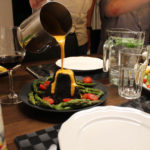 Fritto Misto mit Risotto-Vulkan und Hollandaise-Lava